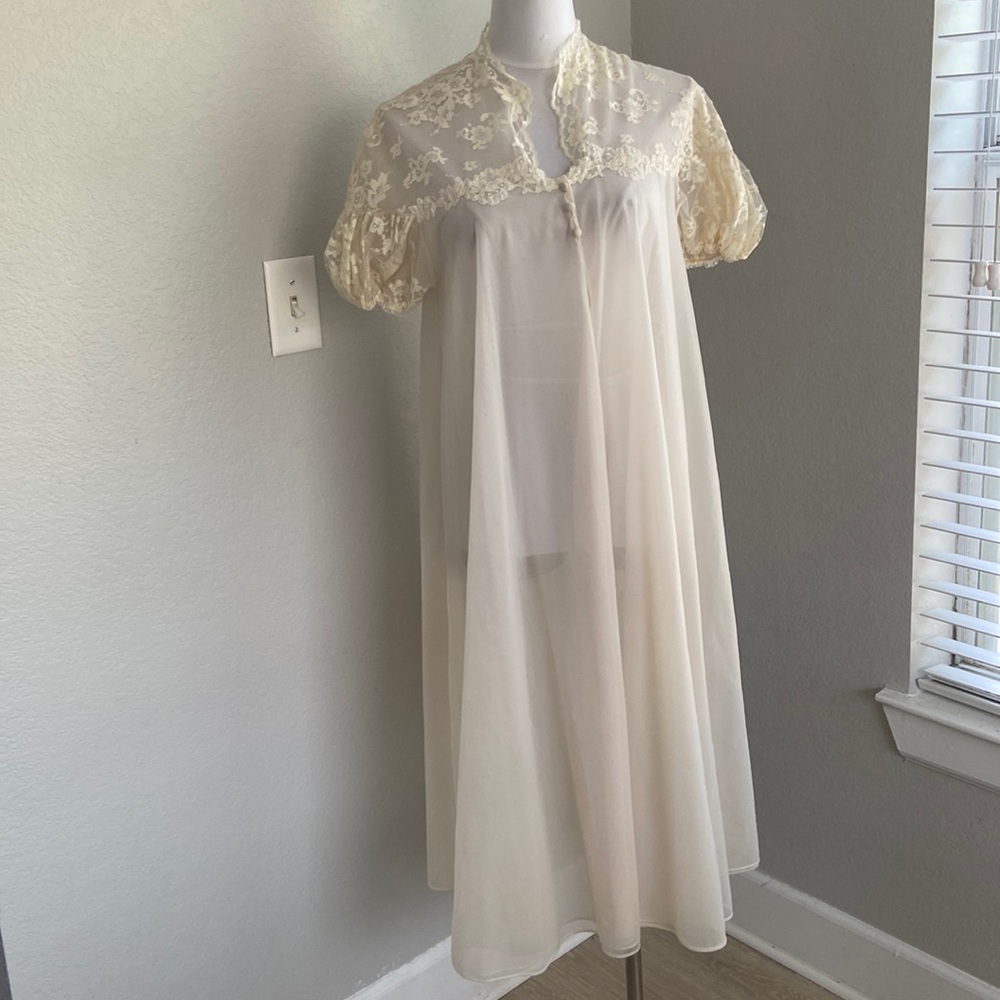 Vanity fair Vintage 1950’ gown Pj